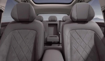 Lounge comfort and a Panoramic escape